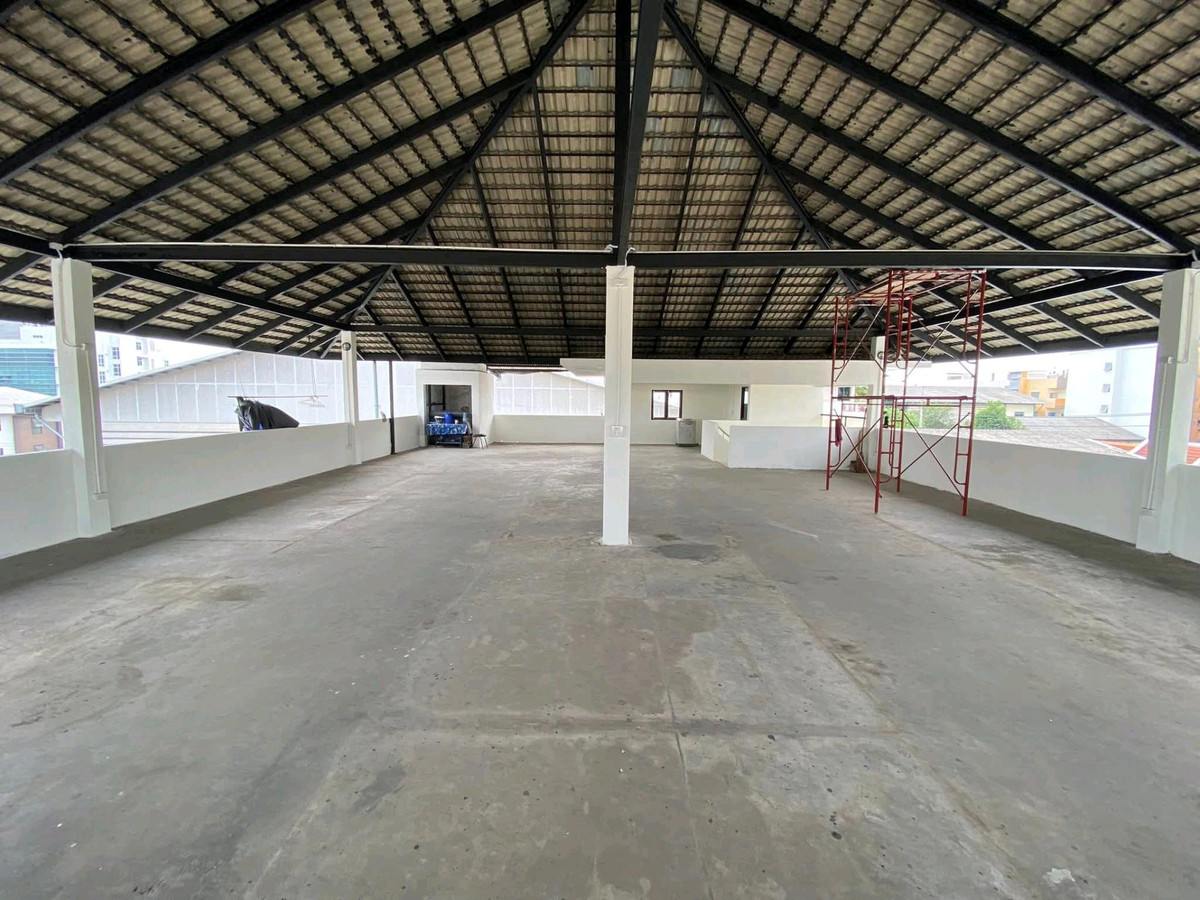 For RentWarehouseBangna, Bearing, Lasalle : Warehouse with office for rent, Bangna Km. 2, near Central Bangna, entire building renovated | Ready to use immediately