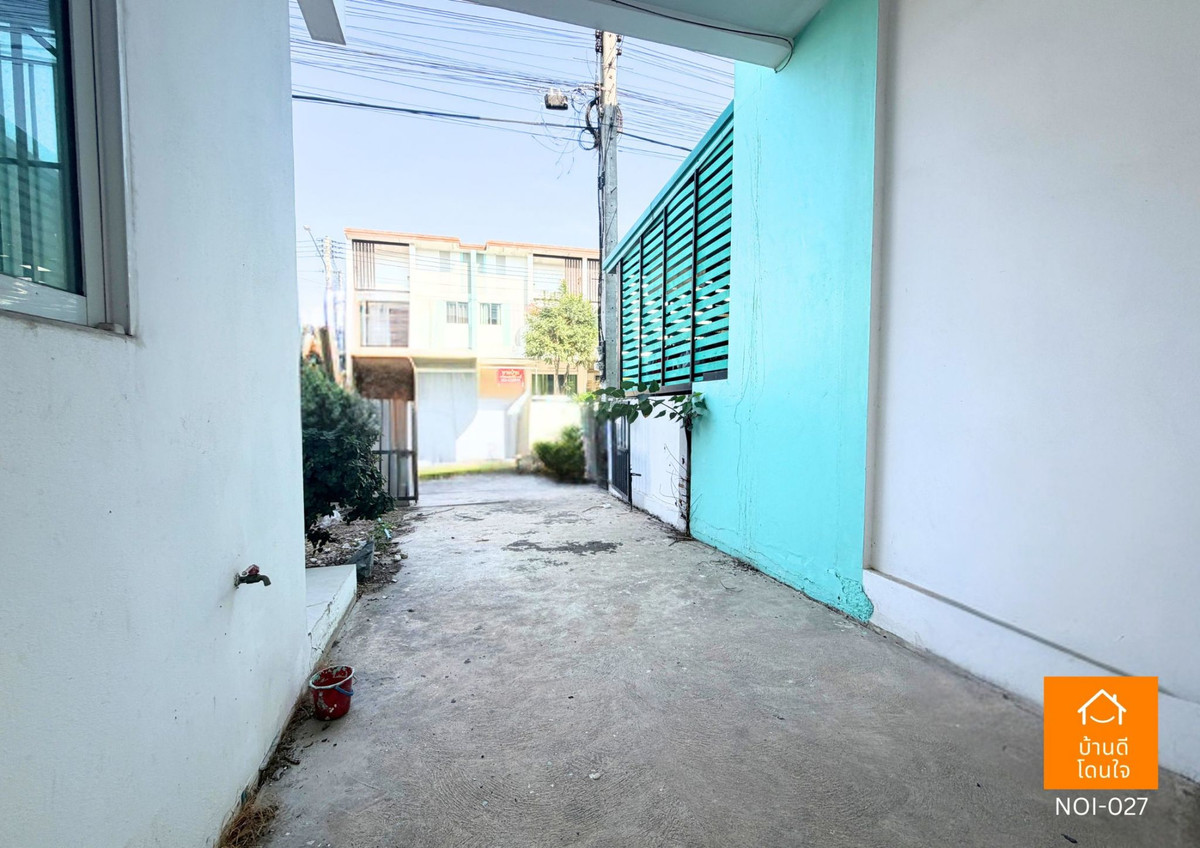 For SaleTownhomeMahachai Samut Sakhon : Selling cheapest! The Money Me Panthawong townhome, 2 floors, 20.3 sq m., 3 bedrooms, 2 bathrooms, next to the main road, beginning of the project, can be traded.