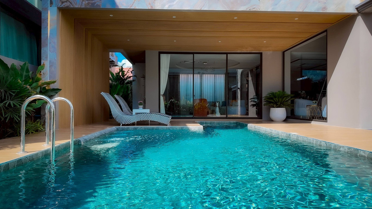 ขายพัทยา บางแสน ชลบุรี สัตหีบ : ขายบ้าน Pool Villa โซนมาบประชัน  126 ตารางวา  752 ตารางเมตร  5 ห้องนอน 7 ห้องน้ำ ดีไซน์หรู ทันสมัย