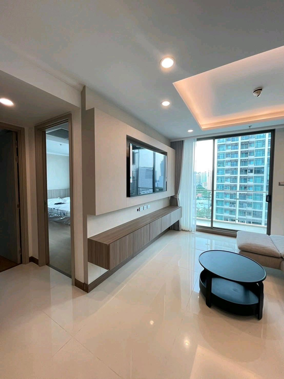 For RentCondoSukhumvit, Asoke, Thonglor : Supalai Oriental Sukhumvit39, new room for rent, nicely decorated and built-in, Soi Sukhumvit 39, near BTS Phrom Phong and MRT Phetchaburi.
