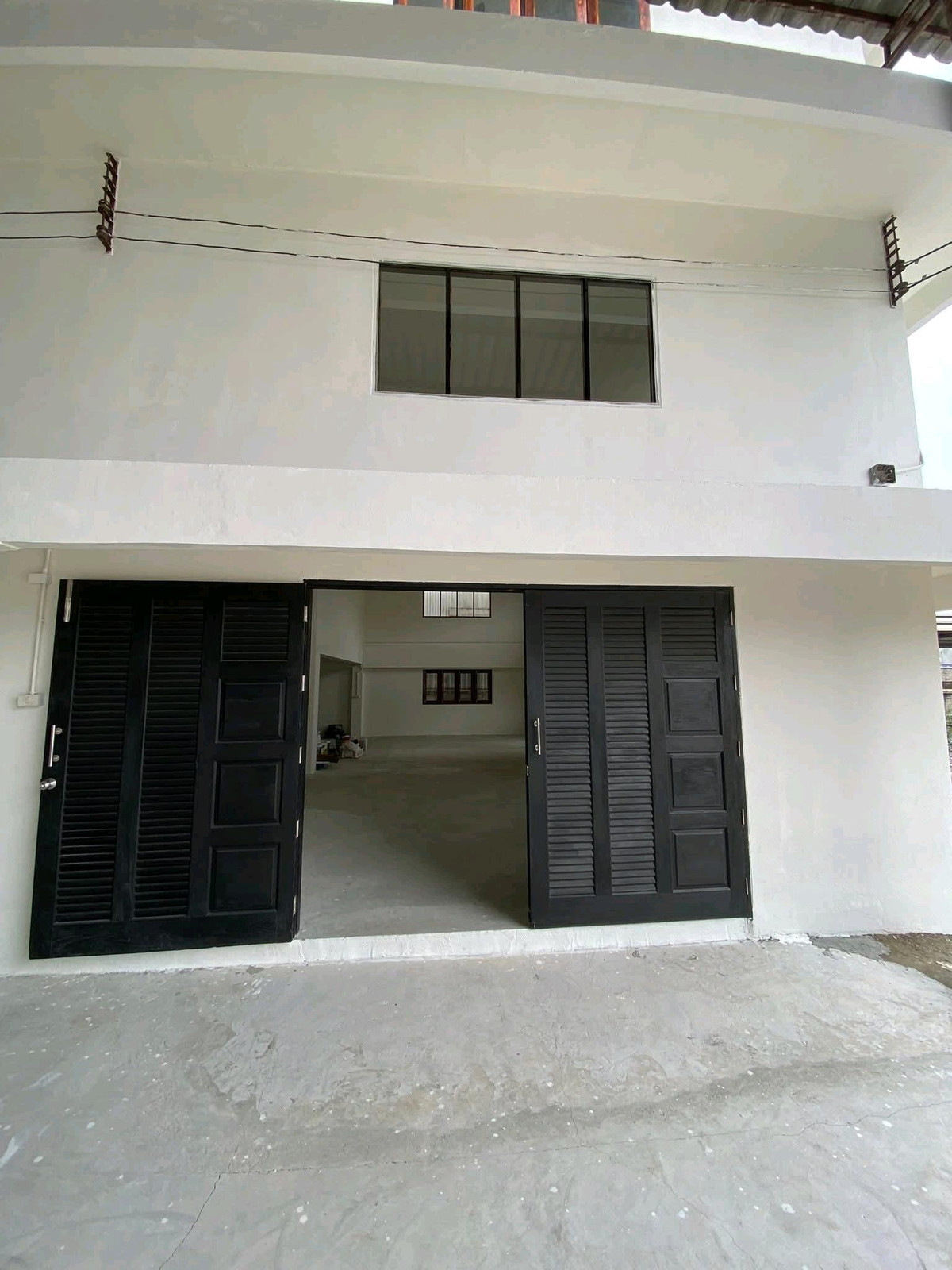 For RentWarehouseBangna, Bearing, Lasalle : Warehouse with office for rent, Bangna Km. 2, near Central Bangna, entire building renovated | Ready to use immediately