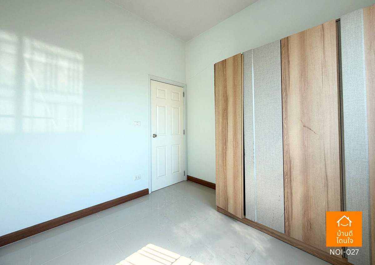 For SaleTownhomeMahachai Samut Sakhon : Selling cheapest! The Money Me Panthawong townhome, 2 floors, 20.3 sq m., 3 bedrooms, 2 bathrooms, next to the main road, beginning of the project, can be traded.