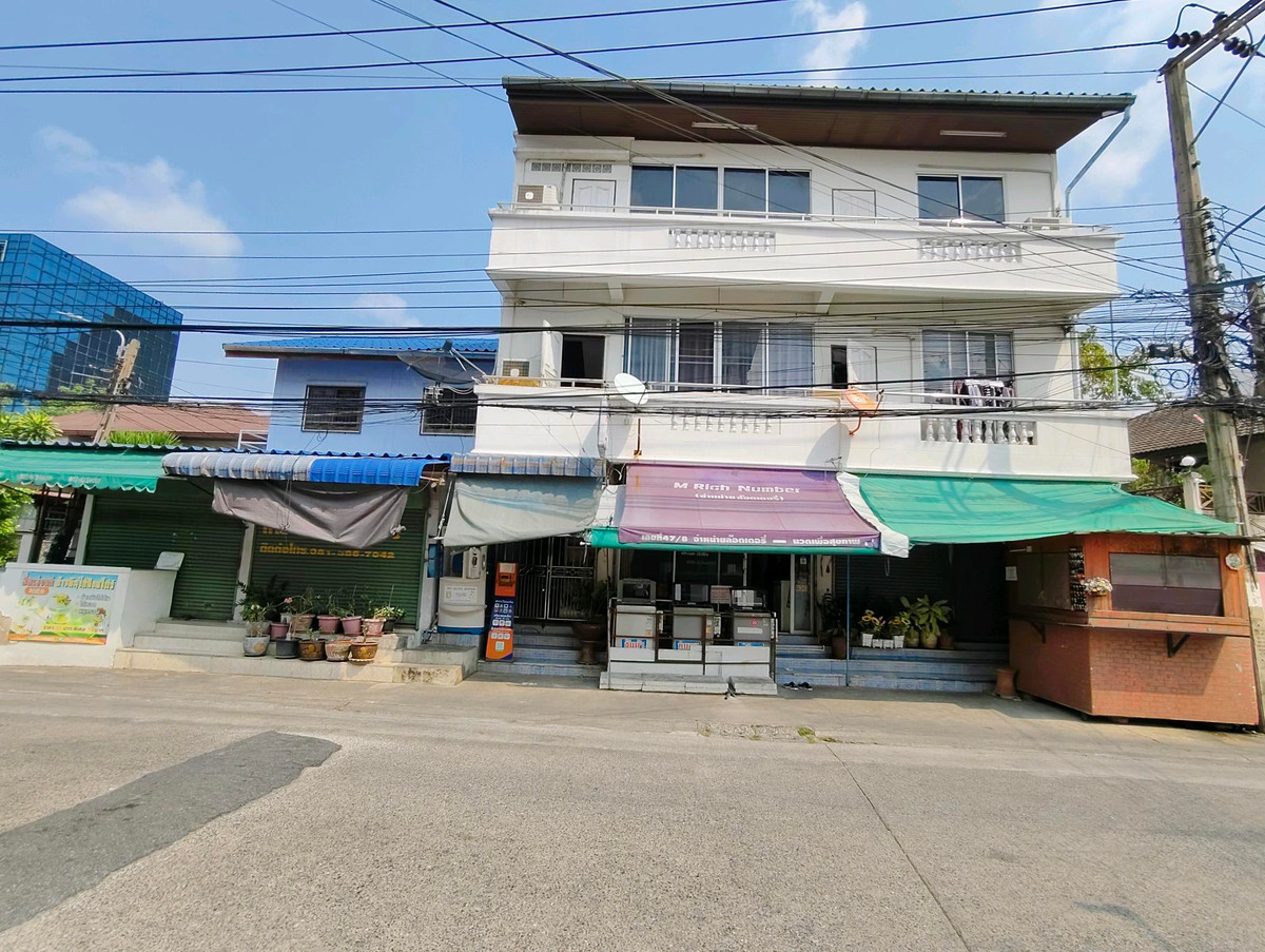 ขายบ้านแจ้งวัฒนะ เมืองทอง : ขายอาคาร 3 ชั้น พร้อมผู้เช่า  งามวงศ์วานซอย 9 นนทบุรี  ค้าขายได้ใกล้แหล่งชุมชน