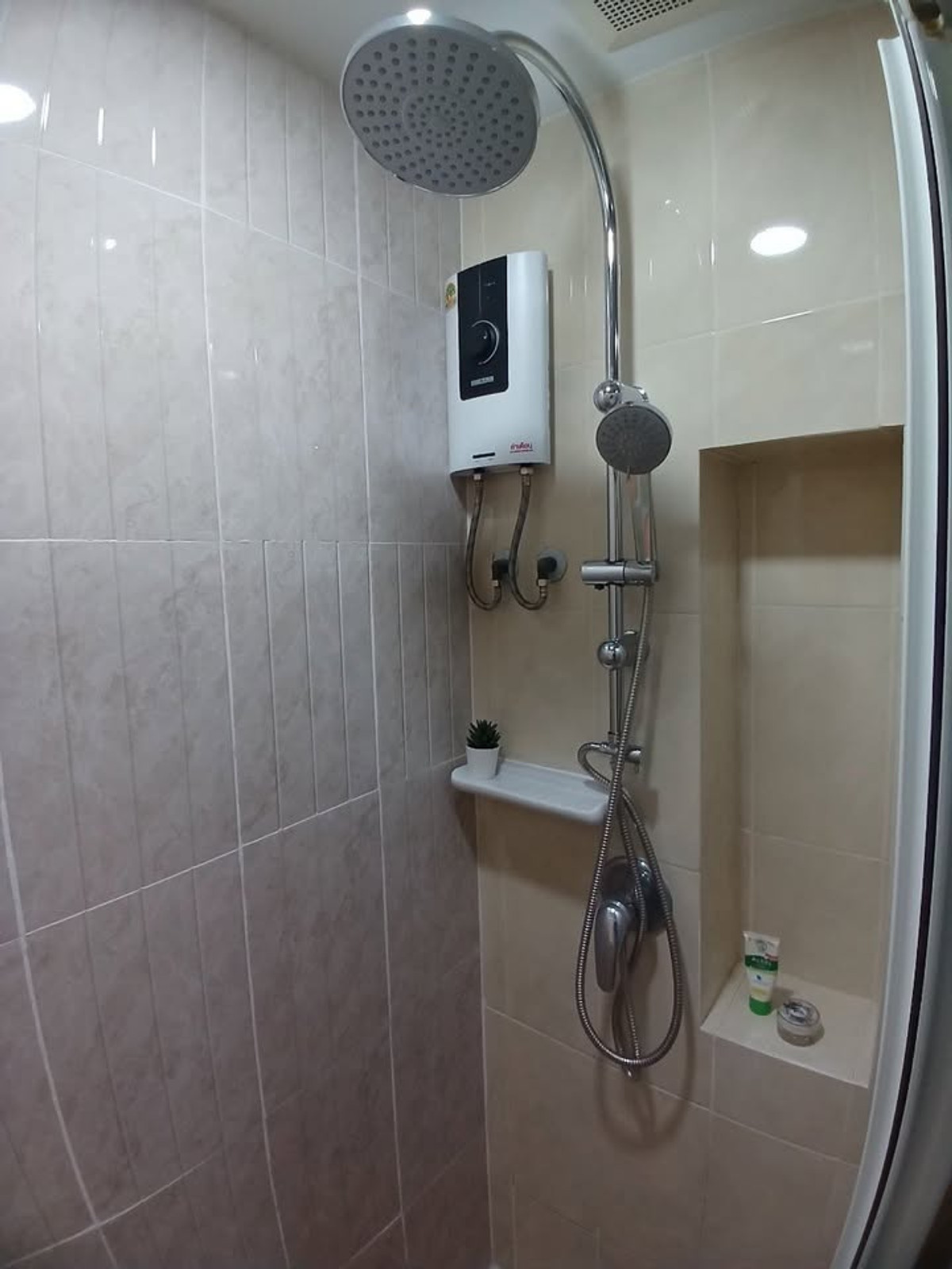 ขายคอนโดสีลม ศาลาแดง บางรัก : 🏠✨ สุรวงศ์ ซิตี้ รีสอร์ท | ขายคอนโด 1 ห้องนอน (HBH-SI-83)