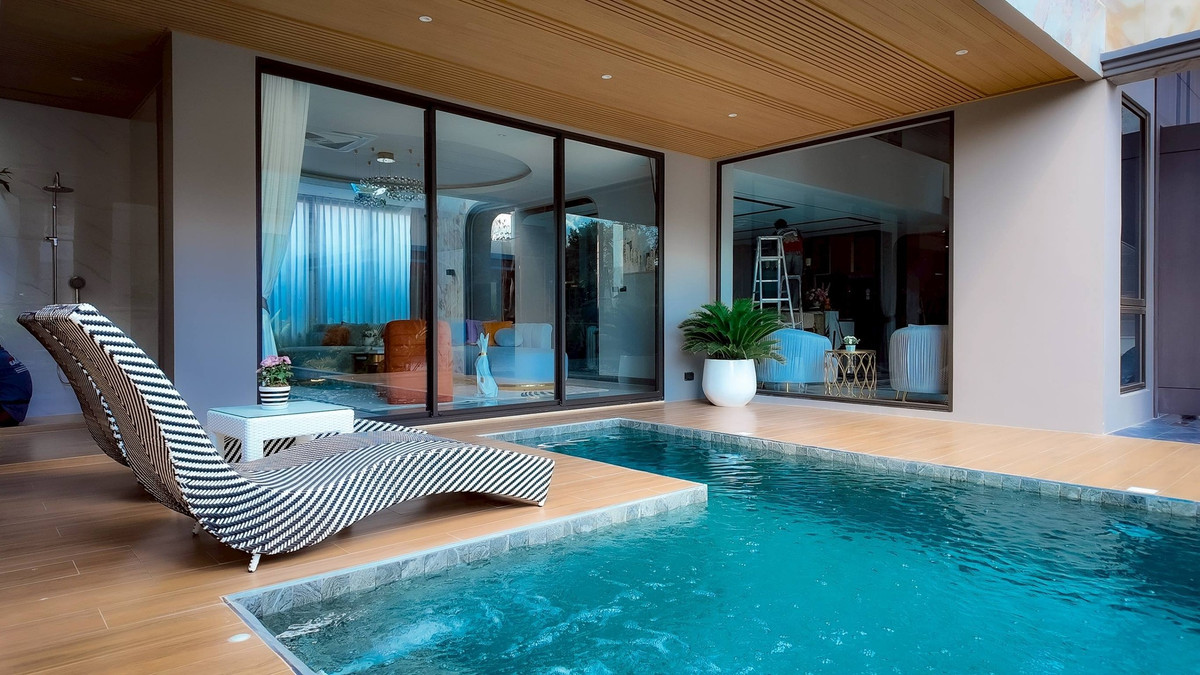 ขายพัทยา บางแสน ชลบุรี สัตหีบ : ขายบ้าน Pool Villa โซนมาบประชัน  126 ตารางวา  752 ตารางเมตร  5 ห้องนอน 7 ห้องน้ำ ดีไซน์หรู ทันสมัย