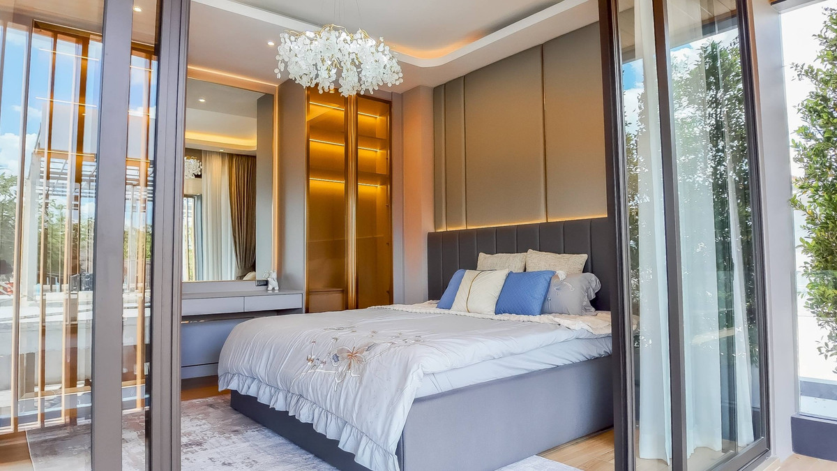 ขายพัทยา บางแสน ชลบุรี สัตหีบ : ขายบ้าน Pool Villa โซนมาบประชัน  126 ตารางวา  752 ตารางเมตร  5 ห้องนอน 7 ห้องน้ำ ดีไซน์หรู ทันสมัย