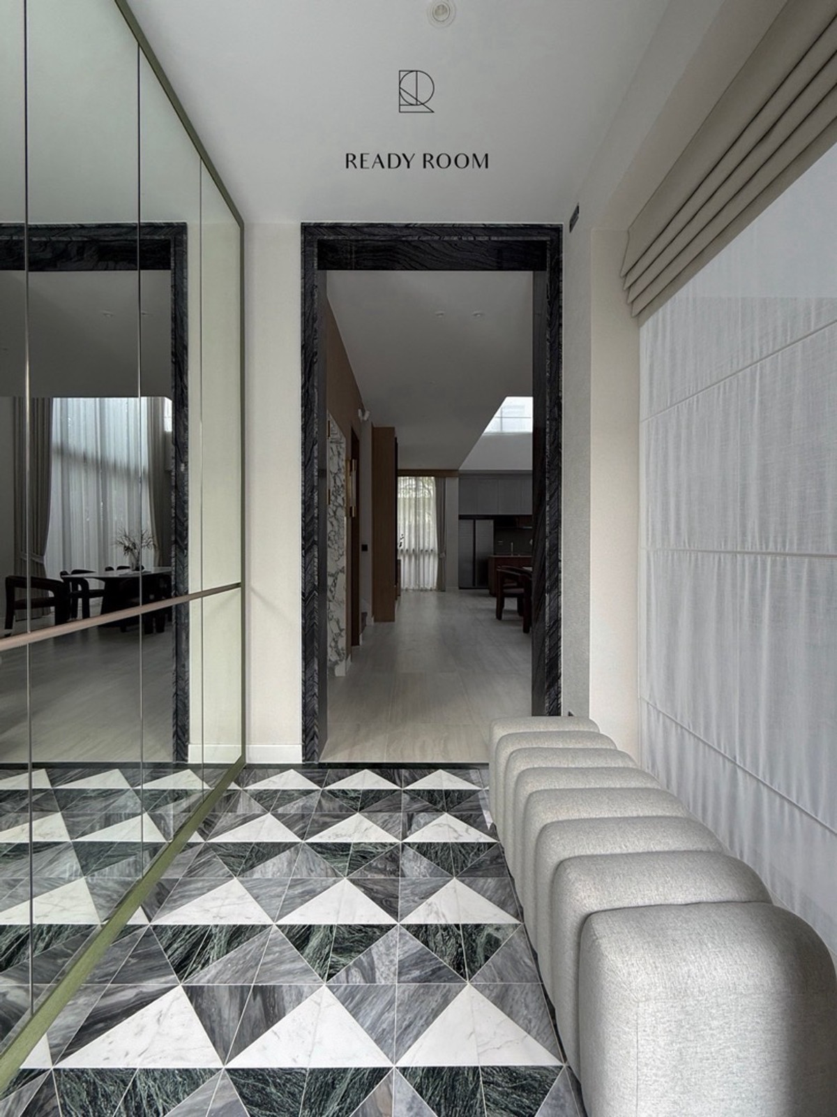 For RentHousePattanakan, Srinakarin : Luxury House for Rent Bugaan Krungthep Kreetha Bangkok Luxury Home Private Lift Near Brighton College Pet Friendly Family Home