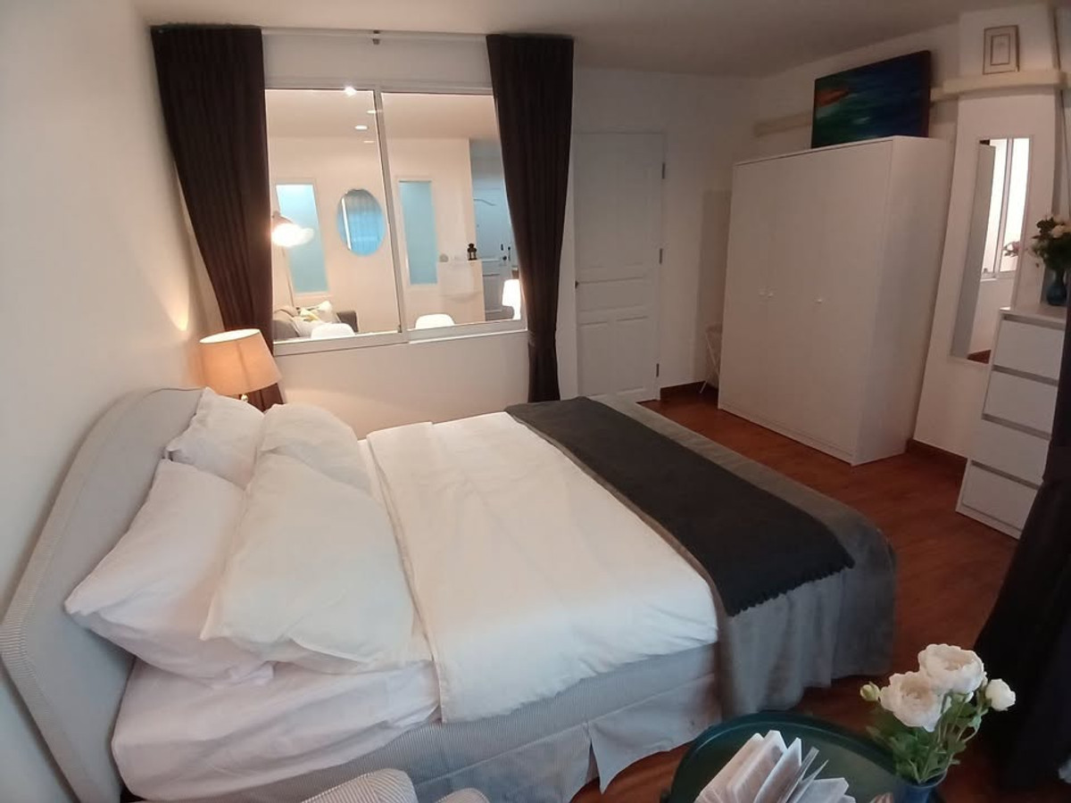 ขายคอนโดสีลม ศาลาแดง บางรัก : 🏠✨ สุรวงศ์ ซิตี้ รีสอร์ท | ขายคอนโด 1 ห้องนอน (HBH-SI-83)