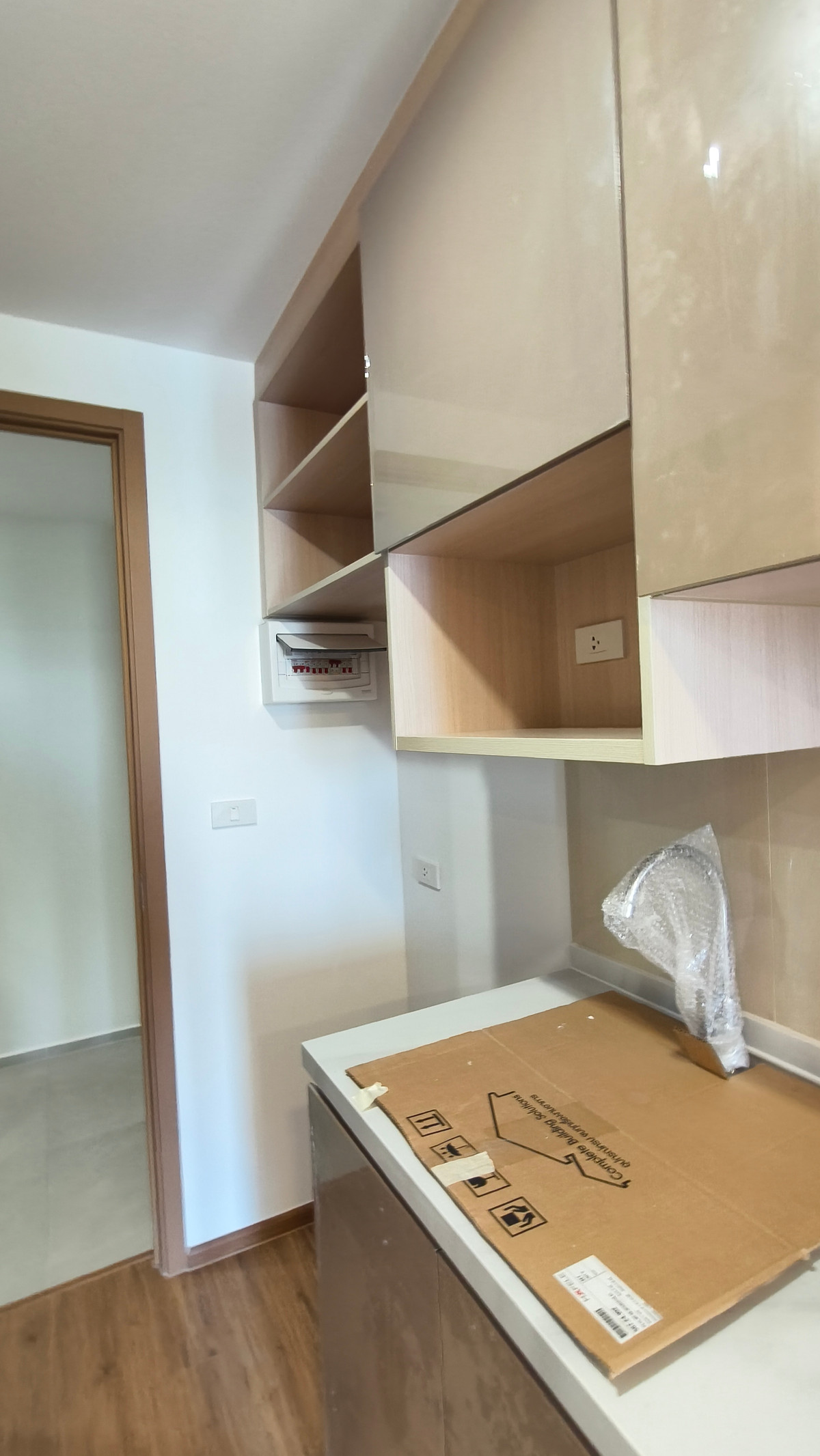 For RentCondoRamkhamhaeng, Hua Mak : The Livin Ramkhamhaeng  Brand new, unfurnished, suitable for tenants with their own furniture 8000thb