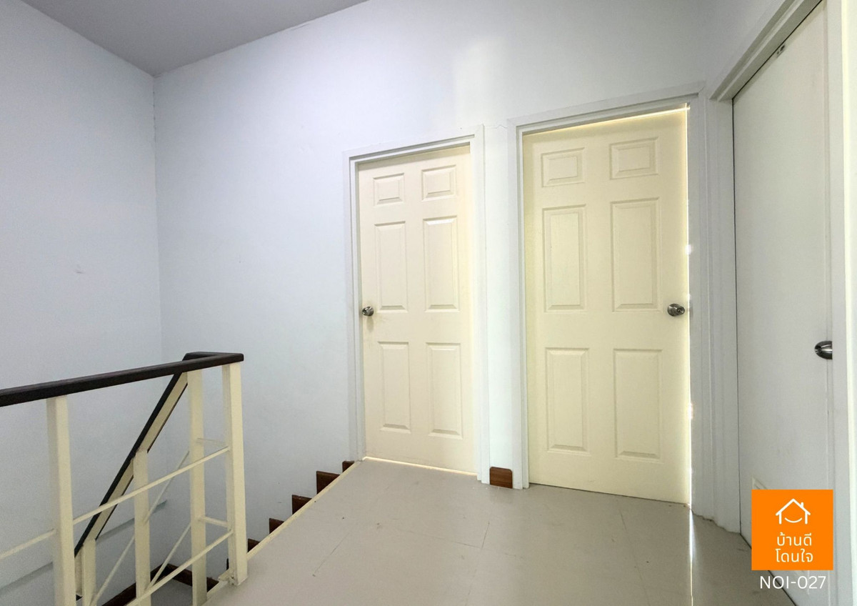 For SaleTownhomeMahachai Samut Sakhon : Selling cheapest! The Money Me Panthawong townhome, 2 floors, 20.3 sq m., 3 bedrooms, 2 bathrooms, next to the main road, beginning of the project, can be traded.