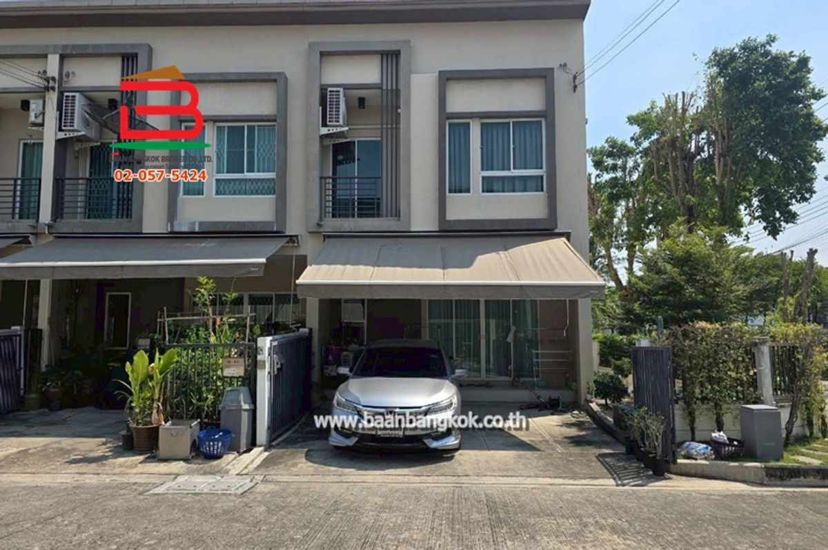 ขายทาวน์โฮมลาดกระบัง สุวรรณภูมิ : ทาวน์โฮม บ้านกลางเมือง เนื้อที่ 30.2 ตรว. เฉลิมพระเกียรติร.9 ซอย 28 แขวงดอกไม้ เขตประเวศ