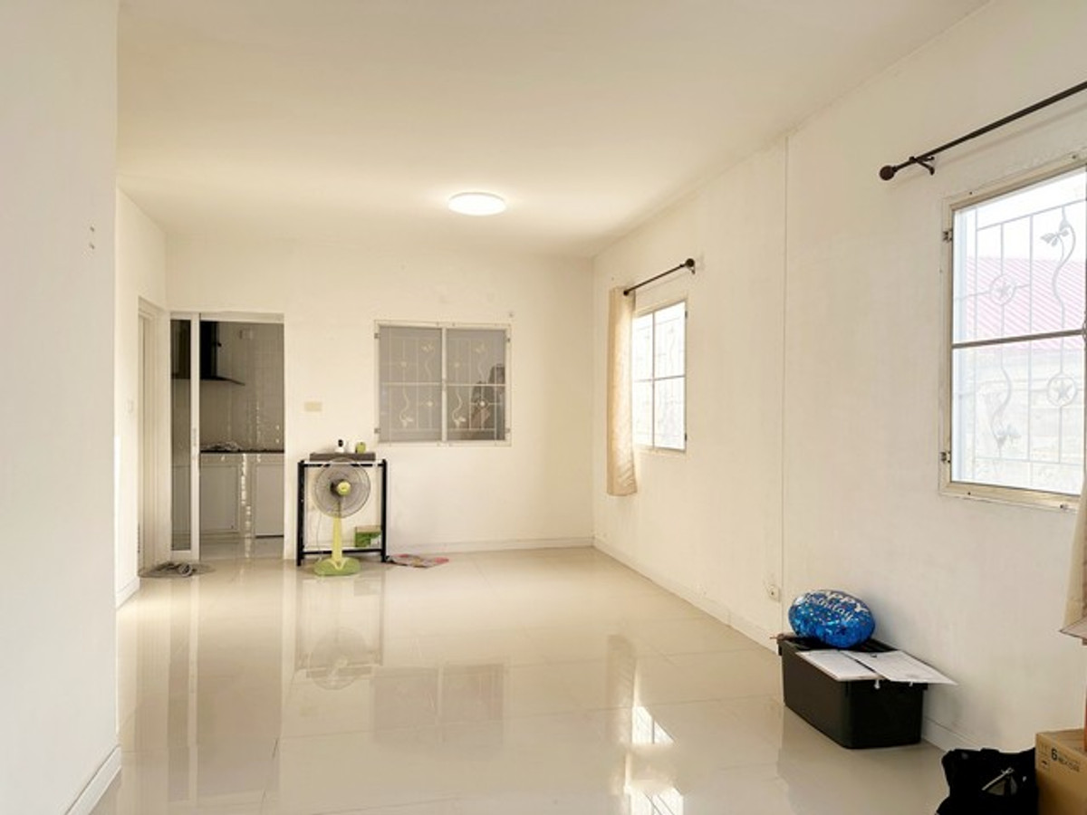 ขายทาวน์โฮมปทุมธานี รังสิต ธรรมศาสตร์ : ขายด่วน ทาวน์เฮาส์ 2 ชั้น หลังริม ครงการพฤกษา 60/1 รังสิต–บางพูน