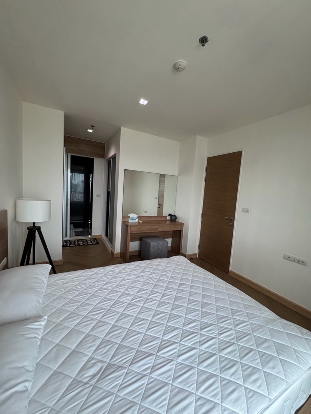 For SaleCondoSapankwai,Jatujak : Renovated Condo for Sale with Tenant | 5% Yield (Rhythm Phahol Ari)