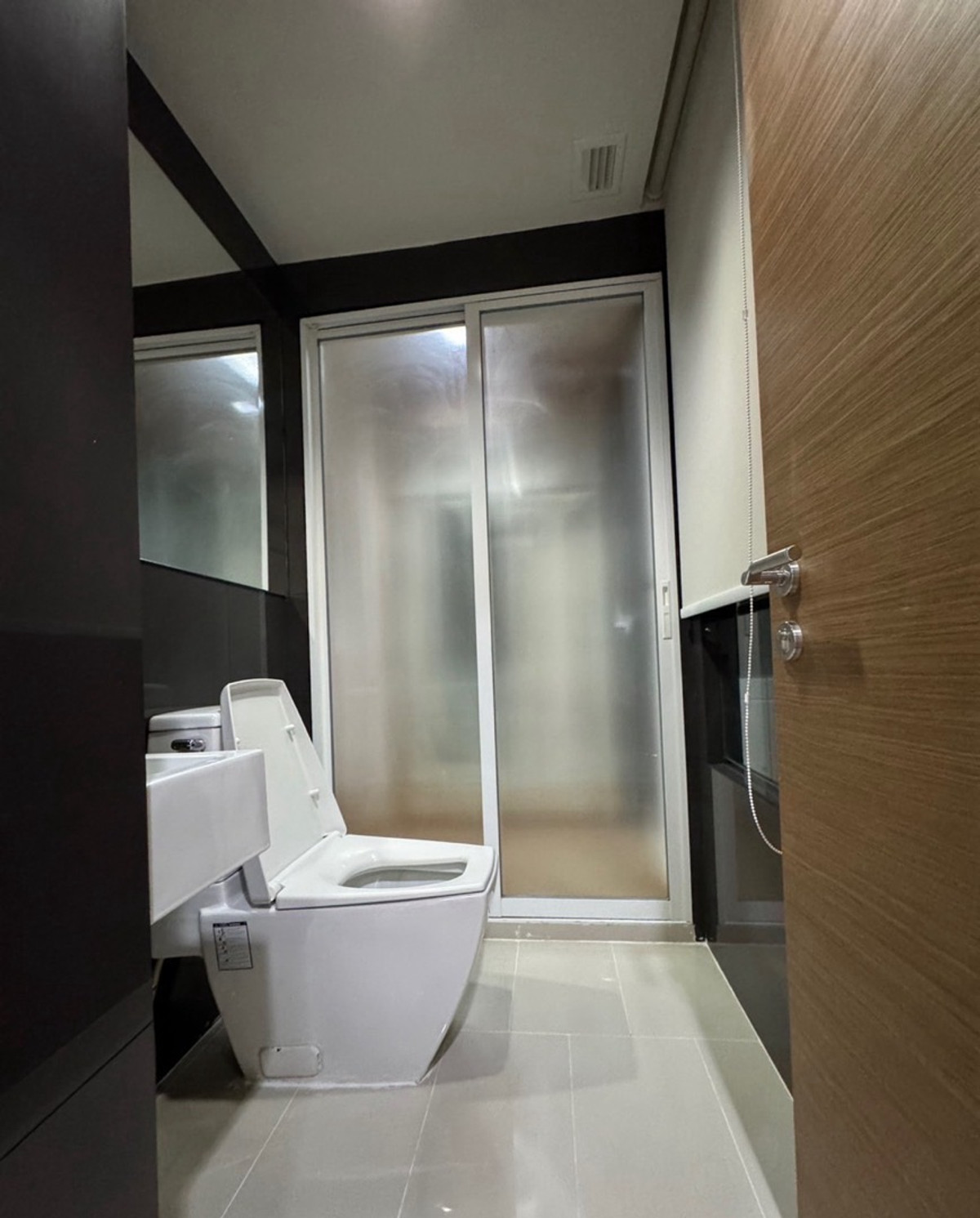 For SaleCondoSapankwai,Jatujak : Renovated Condo for Sale with Tenant | 5% Yield (Rhythm Phahol Ari)