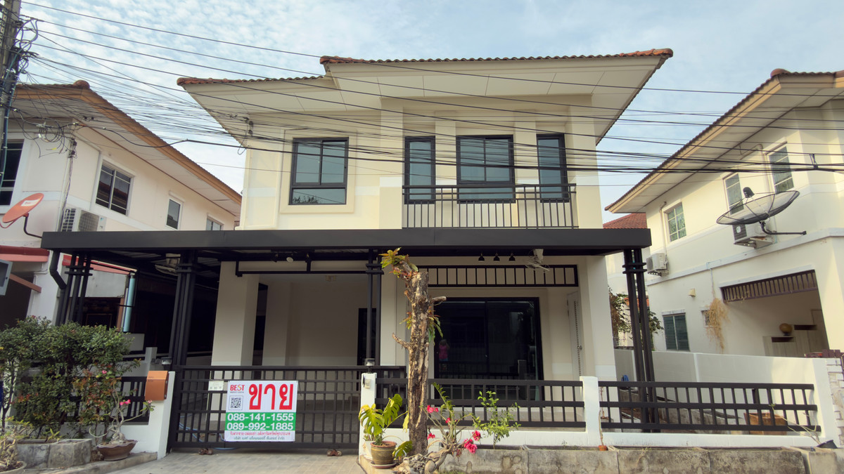 ขายบ้านนวมินทร์ รามอินทรา : รับผ่อนตรง ขาย บ้าน พร้อมพัฒน์ 1 รามอินทรา ต้นโครงการ พื้นที่ใช้สอยเยอะ แอร์ 5 ตัว ใกล้ โรงเรียนสาธิตพัฒนา หรือ เลิร์นสาธิตพัฒนา ใกล้ทางด่วน จตุโชติ กู้ได้เต็ม หรือ ผ่อนตรงได้