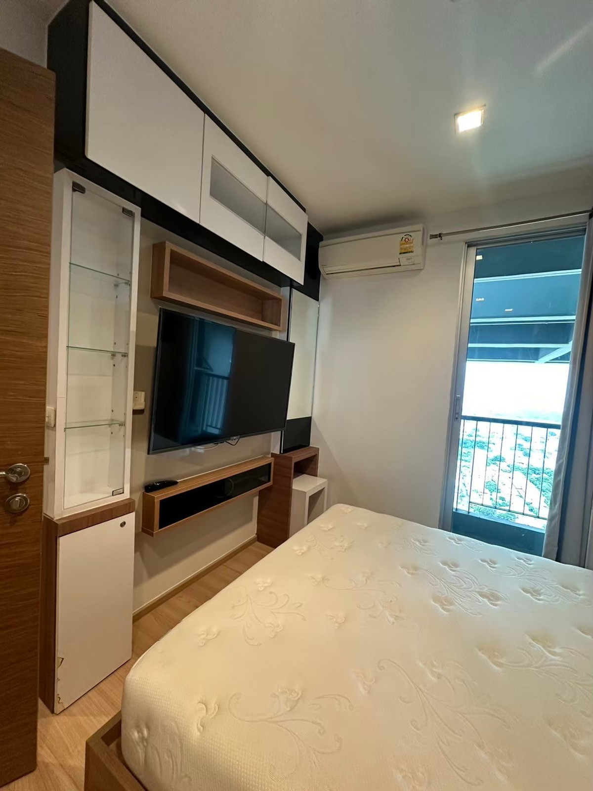 ให้เช่าคอนโดสะพานควาย จตุจักร :  💥 FOR RENT   :  Rhythm Phahol Ari  Condo   💥  