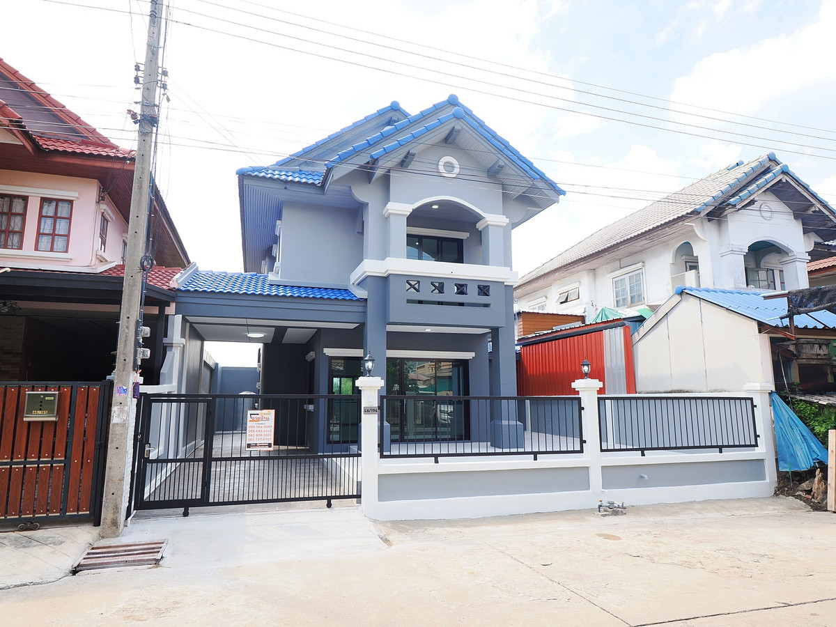 ขายปทุมธานี รังสิต ธรรมศาสตร์ : Clearance Sale บ้านแฝด 2 ชั้น คันทรีพาร์ค15 ขนาด 39 ตร.ว. 4นอน 2น้ำ บ้านหลังใหญ่ พรีเมี่ยม พื้นที่ใช้สอยกว้าง รีโนเวทใหม่ทั้งหลัง พร้อมเข้าอยู่ได้ทันที [ปทุมธานี-สามโคก]