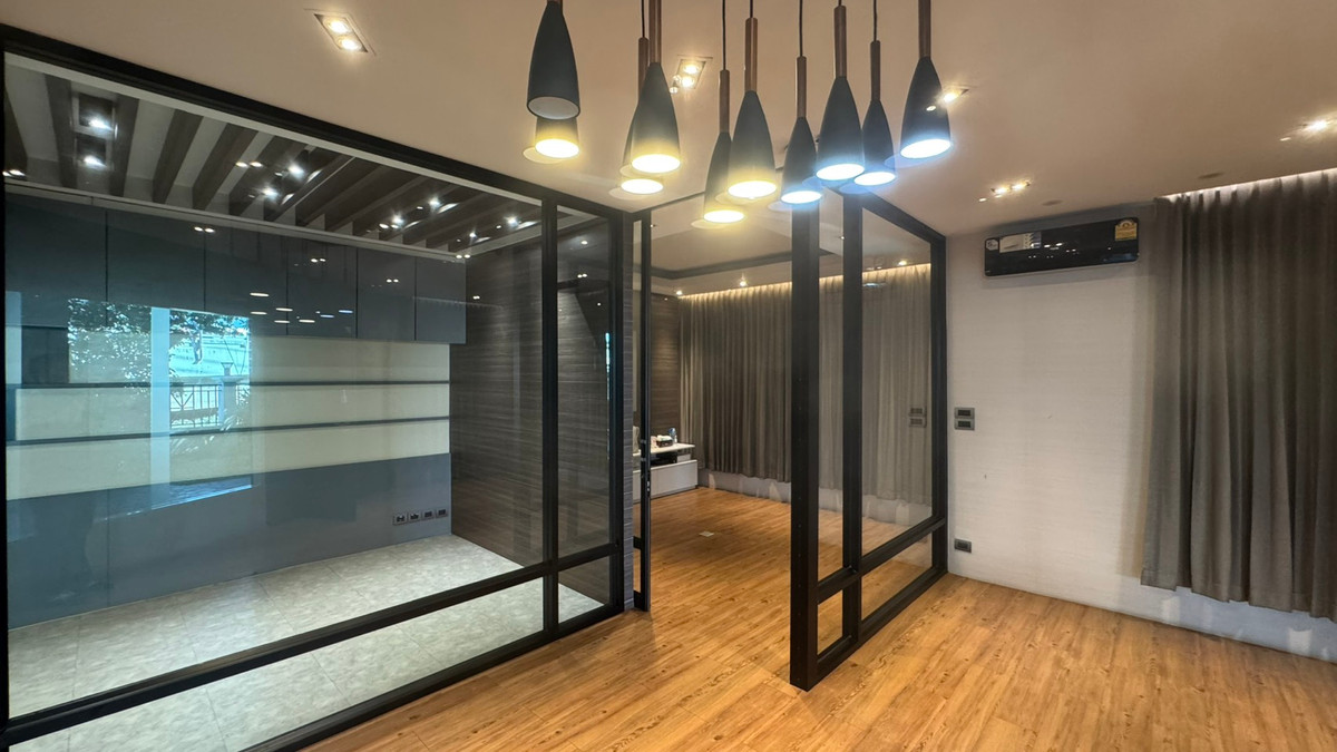For SaleHome OfficeRama5, Ratchapruek, Bangkruai : Cheapest in this area, home office for sale, land 77 wa, building 274 sq m., next to Kanchanaphisek Road, parking for 3 cars.