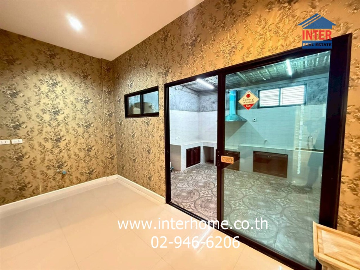 ขายอาคารพาณิชย์นวมินทร์ รามอินทรา : อาคารพาณิชย์ 4 ชั้น 26.6 ตร.ว. หมู่บ้านเดอะรักษ์ รามอินทรา 65 ใกล้ตลาดถนมมิตร ซอยรามอินทรา65 ถนนรามอินทรา ถนนซอยรามอินทรา65 เขตบางเขน กรุงเทพมหานคร