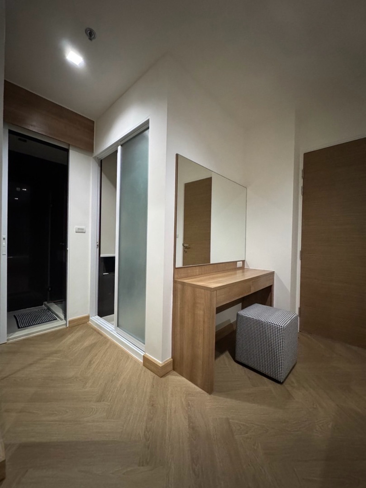 For SaleCondoSapankwai,Jatujak : Renovated Condo for Sale with Tenant | 5% Yield (Rhythm Phahol Ari)