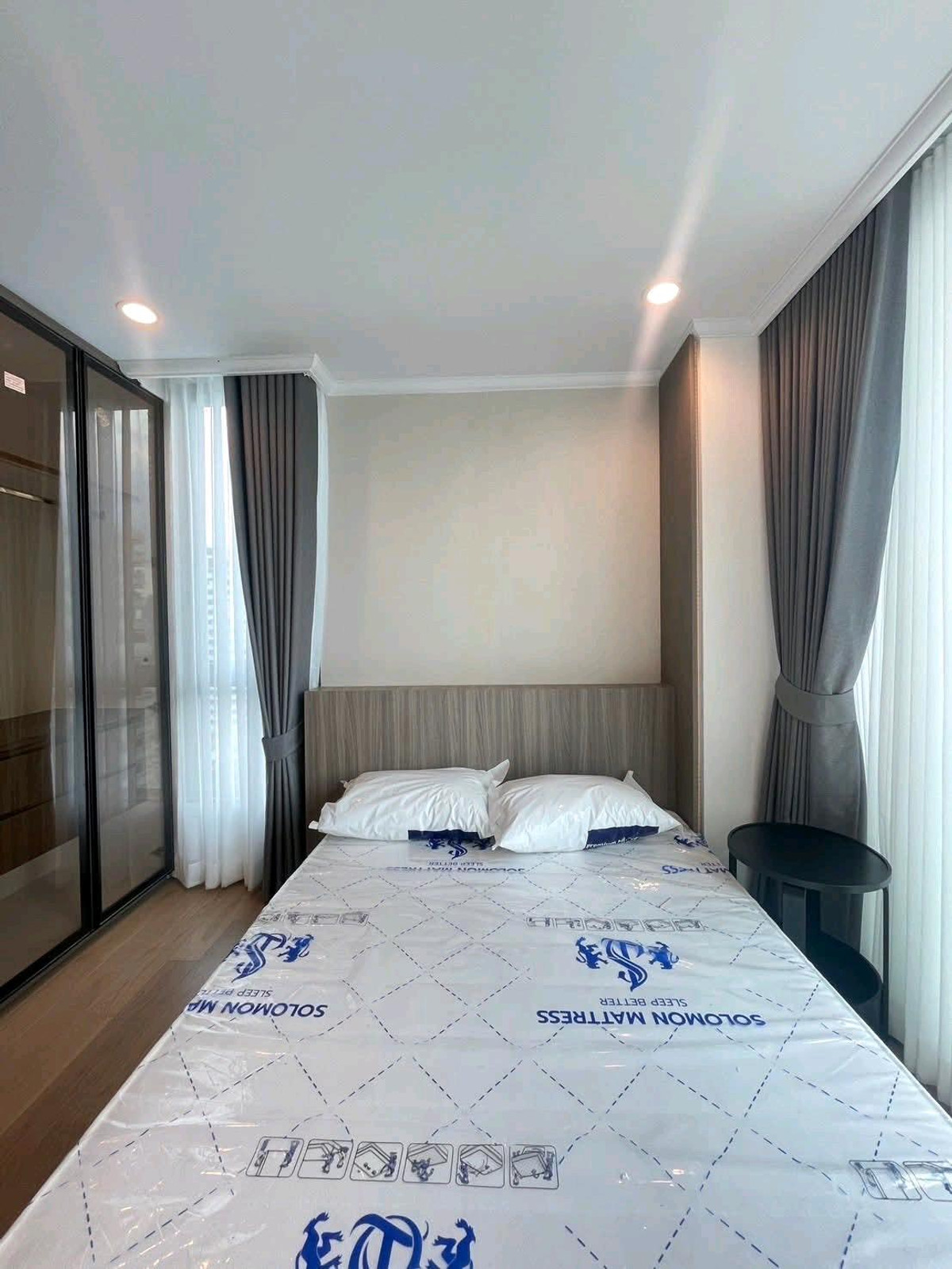 For RentCondoSukhumvit, Asoke, Thonglor : Supalai Oriental Sukhumvit39, new room for rent, nicely decorated and built-in, Soi Sukhumvit 39, near BTS Phrom Phong and MRT Phetchaburi.
