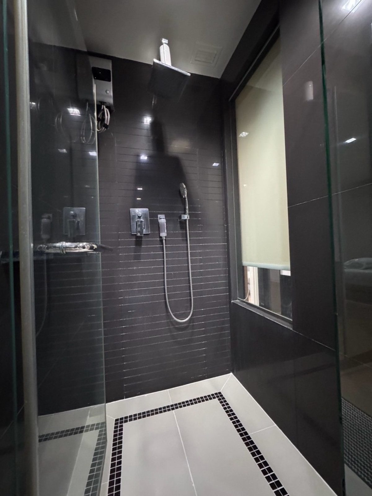 For SaleCondoSapankwai,Jatujak : Renovated Condo for Sale with Tenant | 5% Yield (Rhythm Phahol Ari)