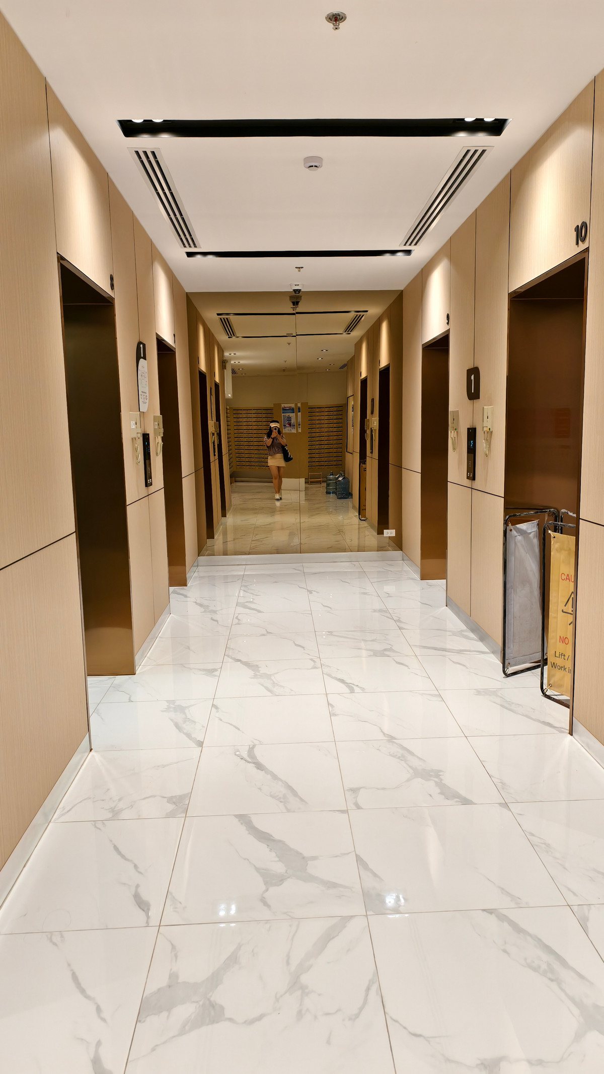 For RentCondoRamkhamhaeng, Hua Mak : The Livin Ramkhamhaeng  Brand new, unfurnished, suitable for tenants with their own furniture 8000thb