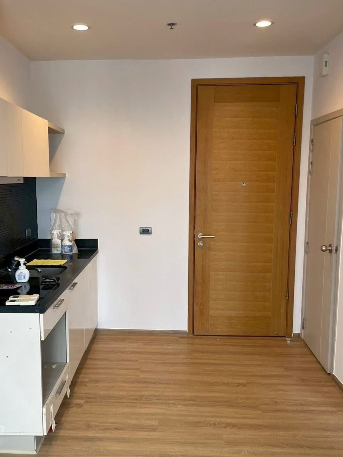 ขายคอนโดวงเวียนใหญ่ เจริญนคร : 🏠✨ ฟิวส์ สาทร-ตากสิน | ขายคอนโด 1 ห้องนอน (HBH-SI-64)