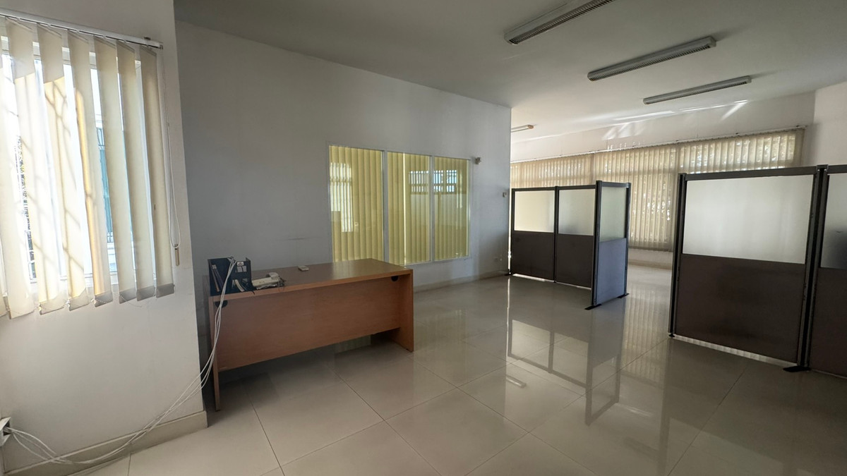 For SaleHome OfficeRama5, Ratchapruek, Bangkruai : Cheapest in this area, home office for sale, land 77 wa, building 274 sq m., next to Kanchanaphisek Road, parking for 3 cars.