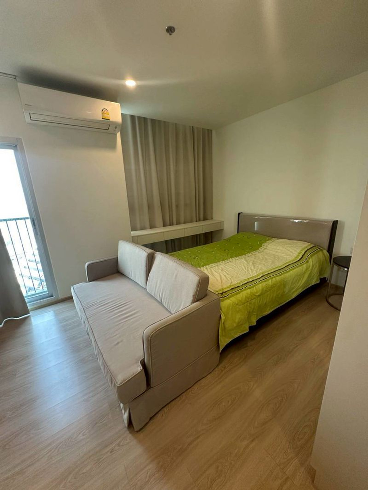 ให้เช่าคอนโดรัชดา ห้วยขวาง : ให้เช่า!! คอนโดใกล้MRT ศูนย์วัฒนธรรม | ✨Noble Revolve Ratchada 2 | ชั้นสูง 2 ห้องนอน เครื่องใช้ไฟฟ้าครบ