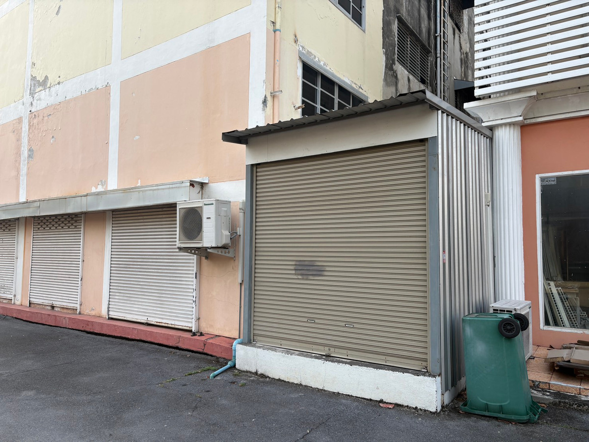 For RentTownhomeRathburana, Suksawat : Beautiful corner townhouse, 192 sq m, with private parking, Phutthabucha 22/2