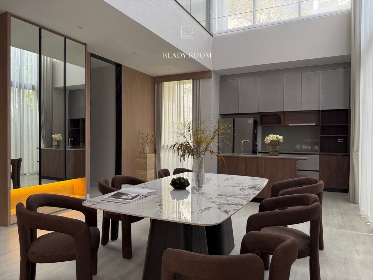 For RentHousePattanakan, Srinakarin : Luxury House for Rent Bugaan Krungthep Kreetha Bangkok Luxury Home Private Lift Near Brighton College Pet Friendly Family Home