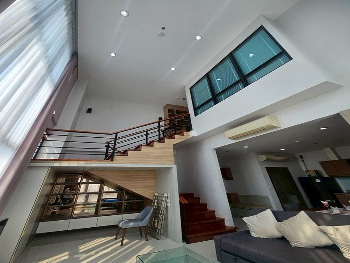 For SaleCondoSriracha Laem Chabang Ban Bueng : For rent/sale: The Sky Condo Sriracha, Duplex 2-story, 21st floor, sea view.