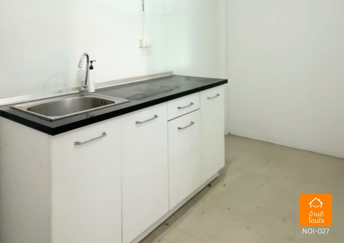 For SaleTownhomeMahachai Samut Sakhon : Selling cheapest! The Money Me Panthawong townhome, 2 floors, 20.3 sq m., 3 bedrooms, 2 bathrooms, next to the main road, beginning of the project, can be traded.