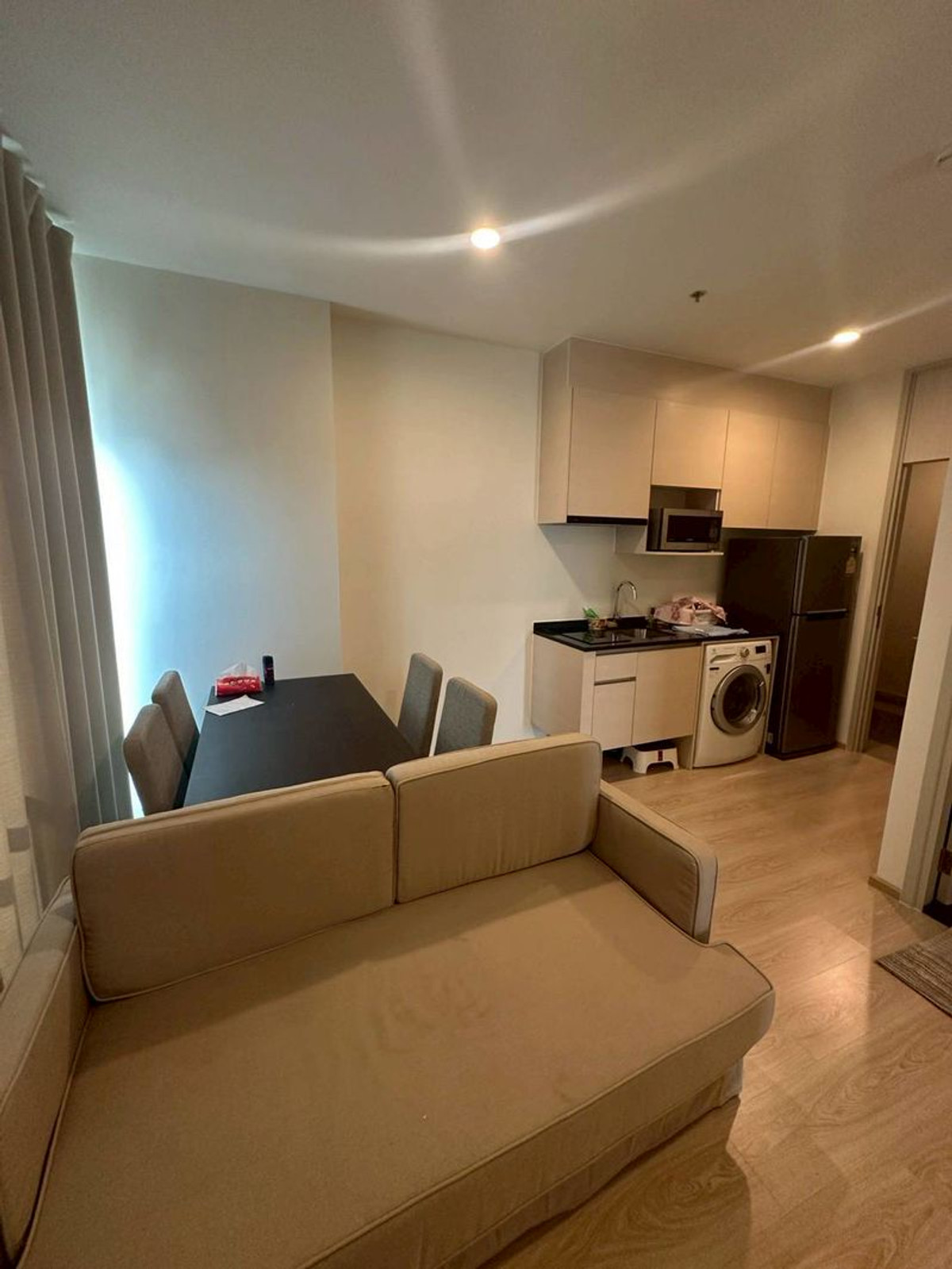 ให้เช่าคอนโดรัชดา ห้วยขวาง : ให้เช่า!! คอนโดใกล้MRT ศูนย์วัฒนธรรม | ✨Noble Revolve Ratchada 2 | ชั้นสูง 2 ห้องนอน เครื่องใช้ไฟฟ้าครบ