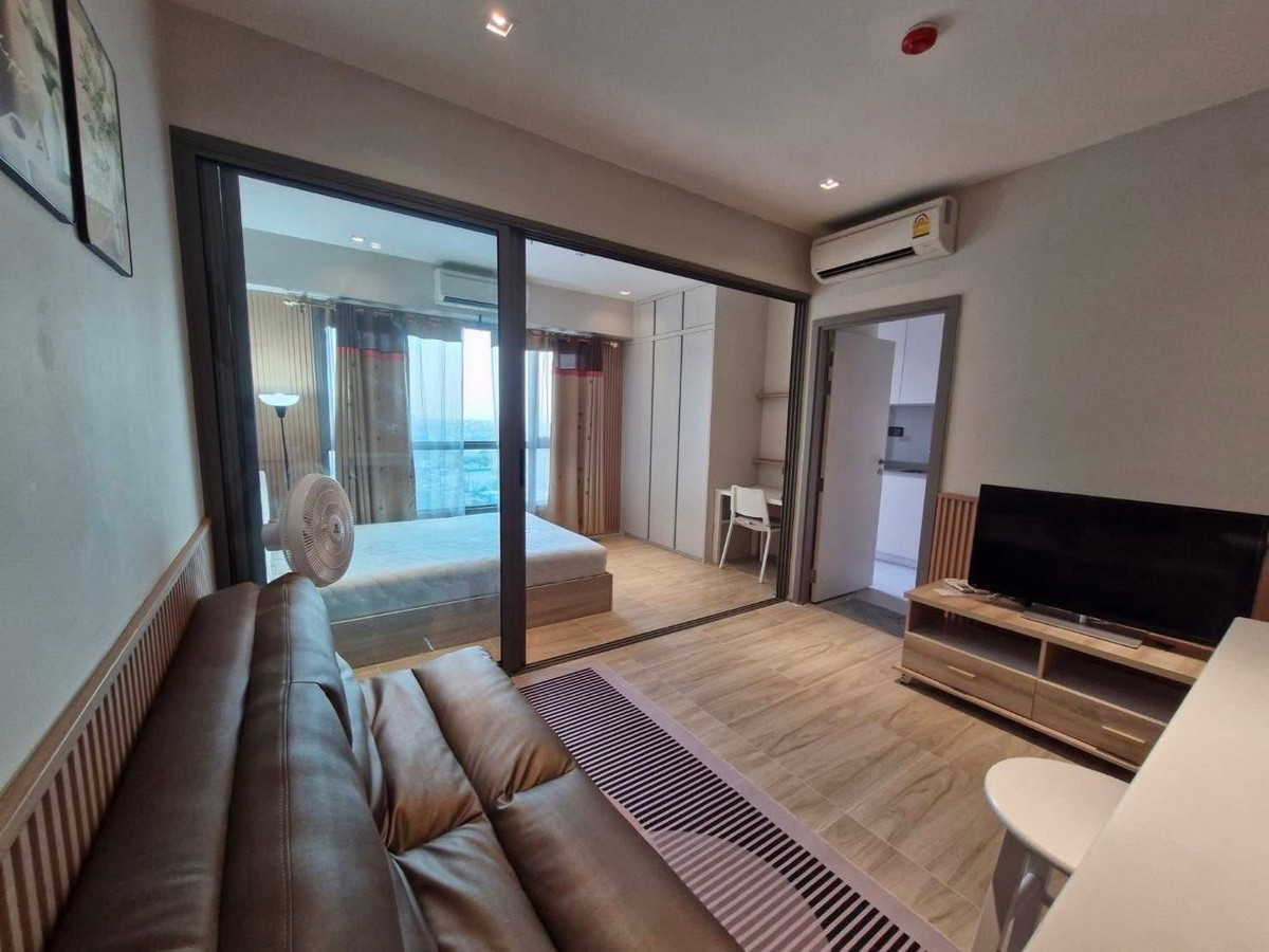 For RentCondoThaphra, Talat Phlu, Wutthakat : 🏢 For rent 𝗪𝗵𝗶𝘇𝗱𝗼𝗺 𝗥𝗮𝘁𝗰𝗵𝗮𝗱𝗮–𝗧𝗵𝗮 𝗣𝗵𝗿𝗮 Whizdom Station Ratchada - Tha Phra.
      📍Next to #BTS Talat Phlu 🚆

💰 Rent 15,000 baht / month