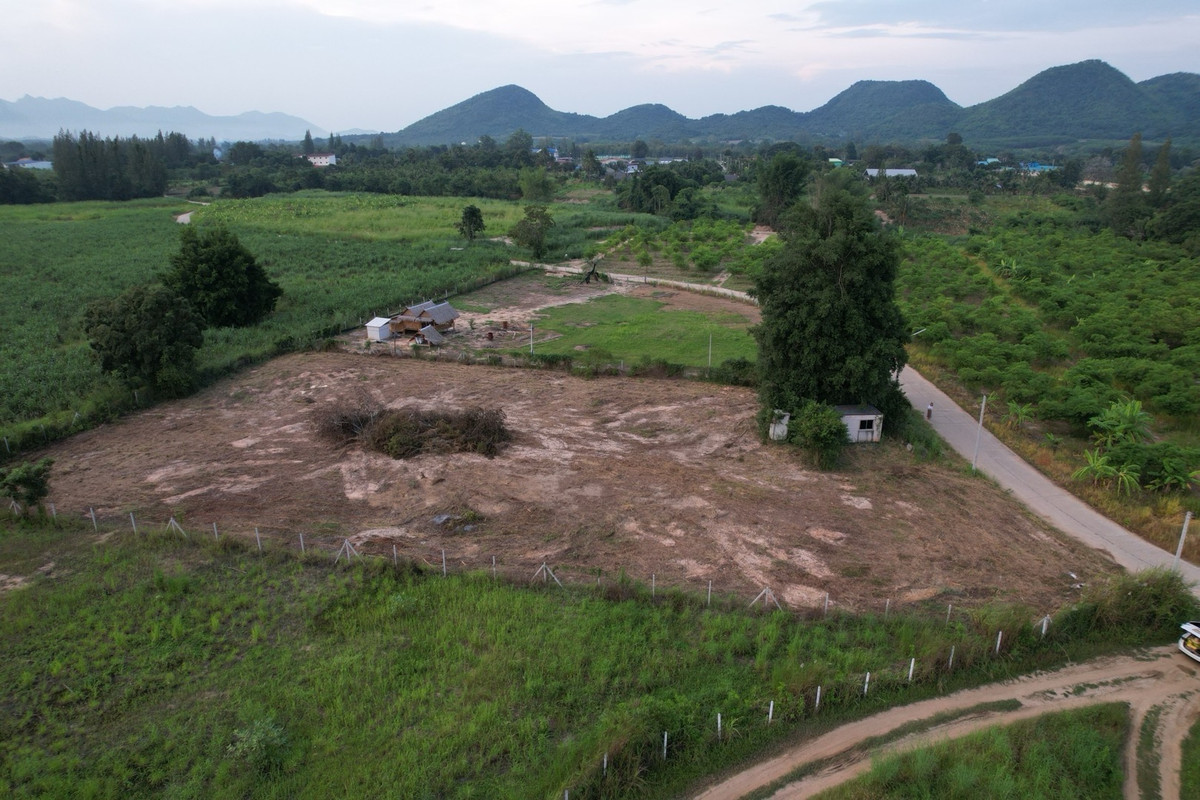 For SaleHuahin, Prachuap Khiri Khan, Pran Buri : Cheap empty land for sale, 2 rai, Hua Hin, near Nong Phlap Municipality.