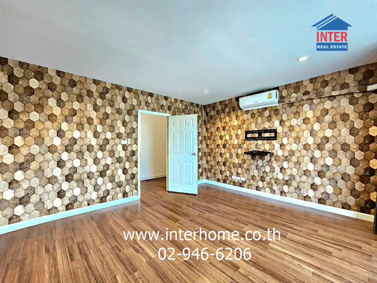 ขายอาคารพาณิชย์นวมินทร์ รามอินทรา : อาคารพาณิชย์ 4 ชั้น 26.6 ตร.ว. หมู่บ้านเดอะรักษ์ รามอินทรา 65 ใกล้ตลาดถนมมิตร ซอยรามอินทรา65 ถนนรามอินทรา ถนนซอยรามอินทรา65 เขตบางเขน กรุงเทพมหานคร