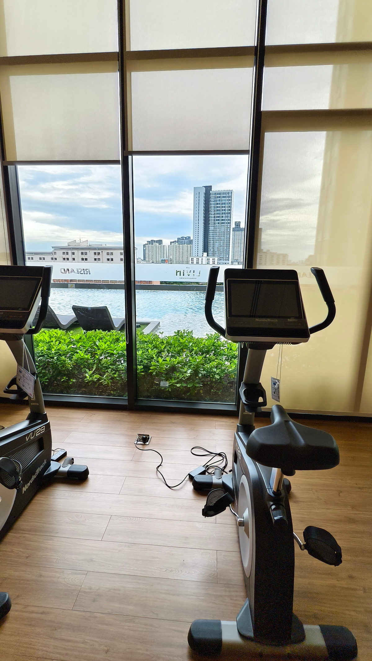 For RentCondoRamkhamhaeng, Hua Mak : The Livin Ramkhamhaeng  Brand new, unfurnished, suitable for tenants with their own furniture 8000thb