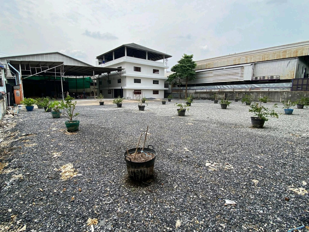 For RentWarehouseBangna, Bearing, Lasalle : Warehouse with office for rent, Bangna Km. 2, near Central Bangna, entire building renovated | Ready to use immediately