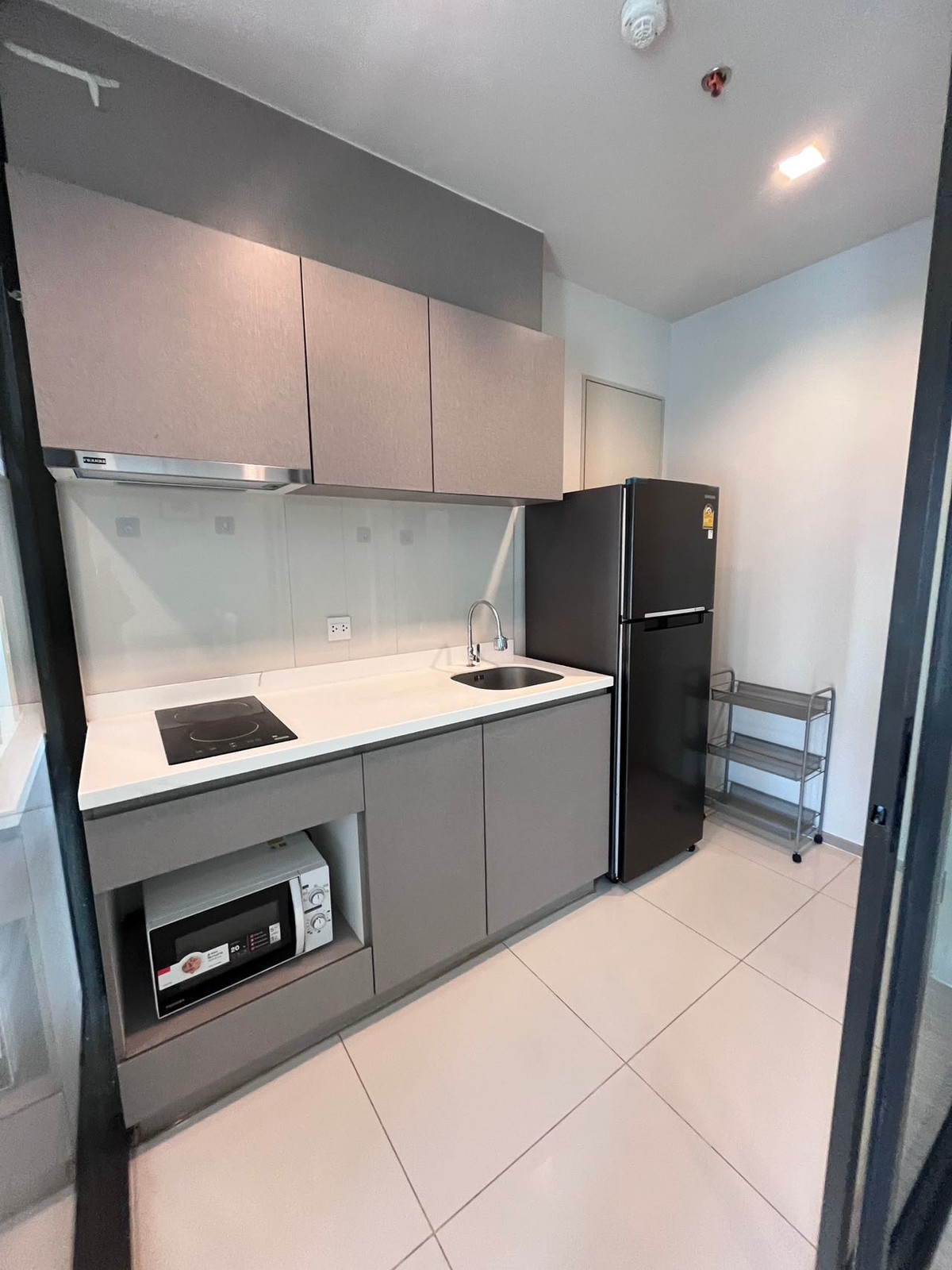 ให้เช่าคอนโดพระราม 9 เพชรบุรีตัดใหม่ RCA : RC023426 Condo 2 beds for rent at Life Asoke Rama 9 ใกล้ MRT พระราม 9 เพียง 300 ม.