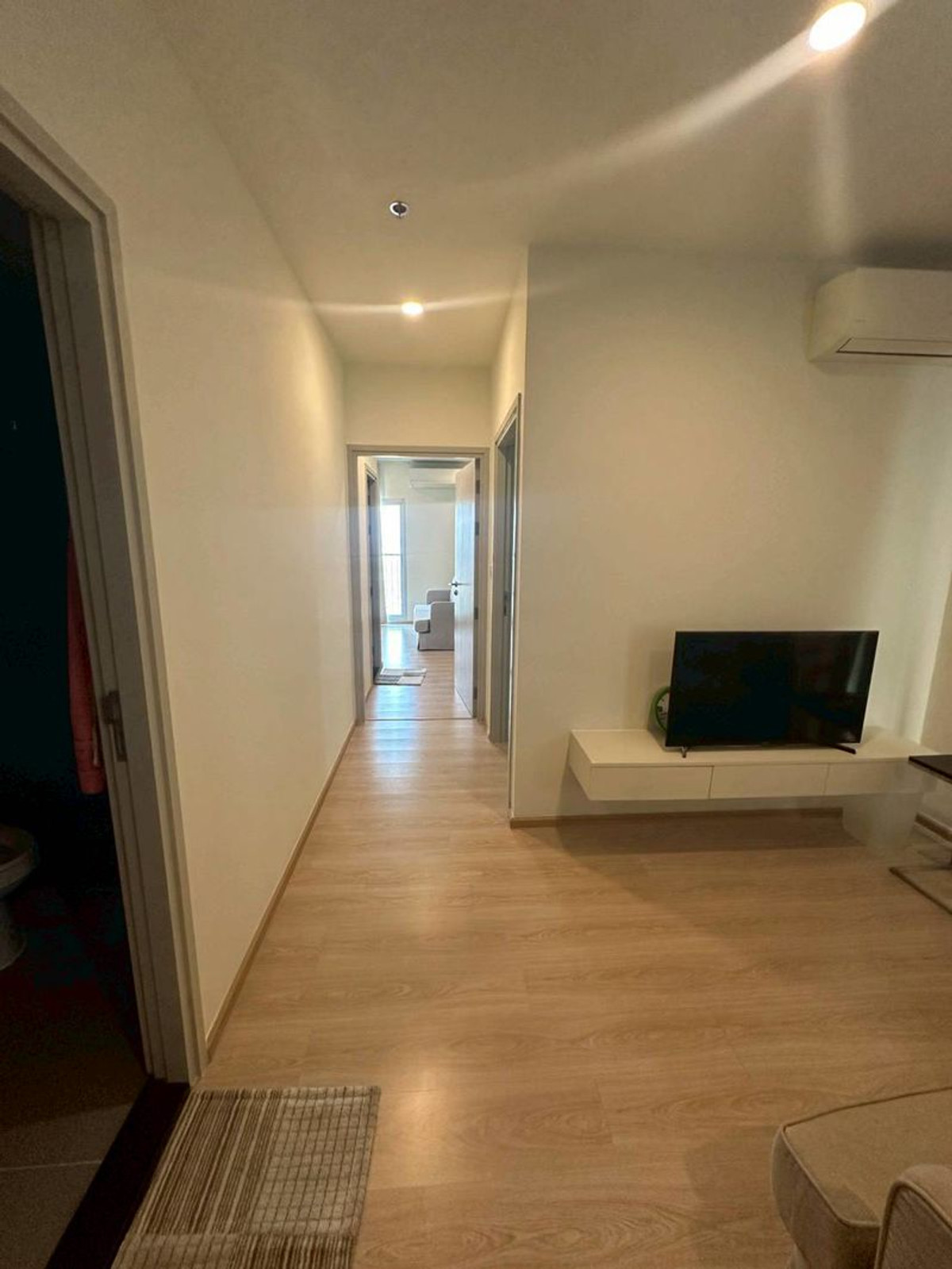 ให้เช่าคอนโดรัชดา ห้วยขวาง : ให้เช่า!! คอนโดใกล้MRT ศูนย์วัฒนธรรม | ✨Noble Revolve Ratchada 2 | ชั้นสูง 2 ห้องนอน เครื่องใช้ไฟฟ้าครบ