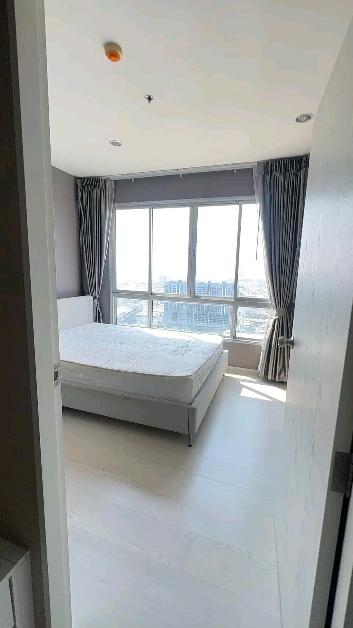 ให้เช่าคอนโดบางแค เพชรเกษม : ปล่อยเช่า 9500 บาท
ห้องพร้อมอยู่
วันที่ 15 กุมภาพันธ์ 2569
สัญญาเช่า 1 ปี
โครงการโพรดิจี้ MRT บางแค