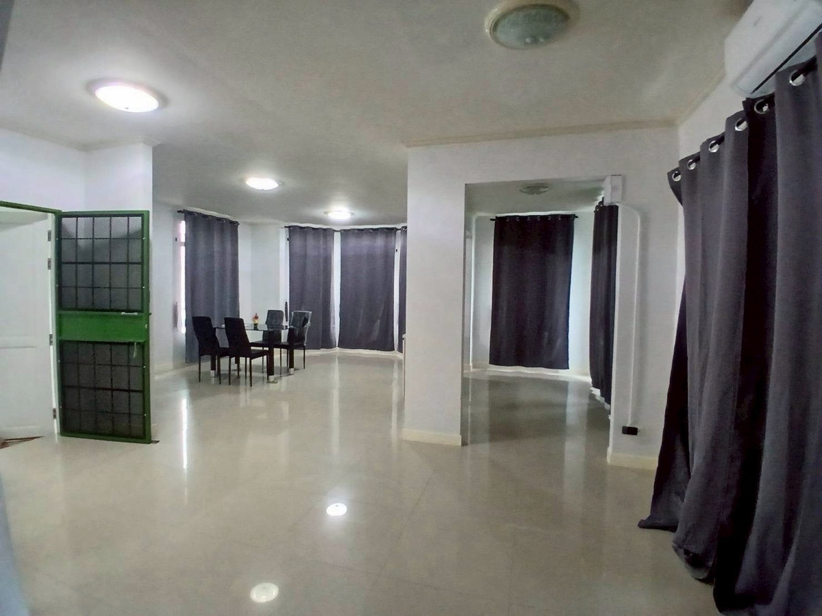 ให้เช่าบ้านมีนบุรี-ร่มเกล้า : บ้านเช่า หมู่บ้านภัสสร 13 สุวินทวงศ์ 86 พื้นที่ดิน 100 ตร.วา บ้านเดี่ยว 3 ห้องนอน จอดรถ 5 คัน
