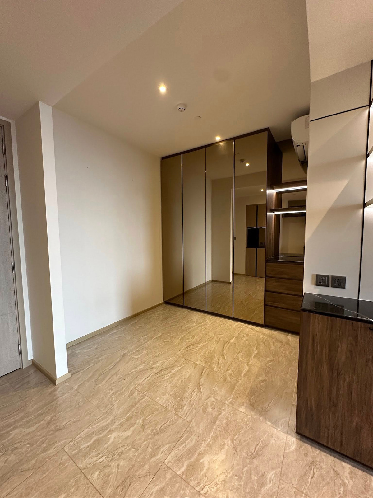 For SaleCondoRama9, Petchburi, RCA : 🏠✨ Ashton Asoke – Rama 9 | 1-Bedroom Condo for Sale (HBH-SI-55)