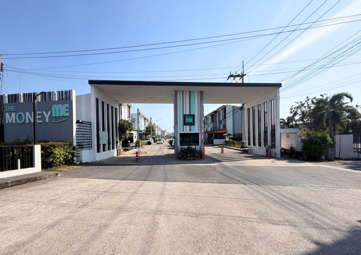 For SaleTownhomeMahachai Samut Sakhon : Selling cheapest! The Money Me Panthawong townhome, 2 floors, 20.3 sq m., 3 bedrooms, 2 bathrooms, next to the main road, beginning of the project, can be traded.