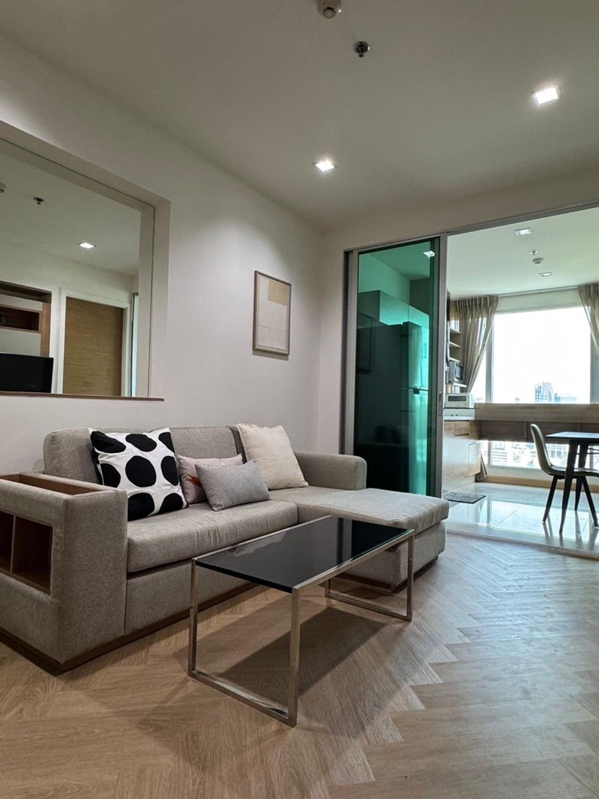 For SaleCondoSapankwai,Jatujak : Renovated Condo for Sale with Tenant | 5% Yield (Rhythm Phahol Ari)