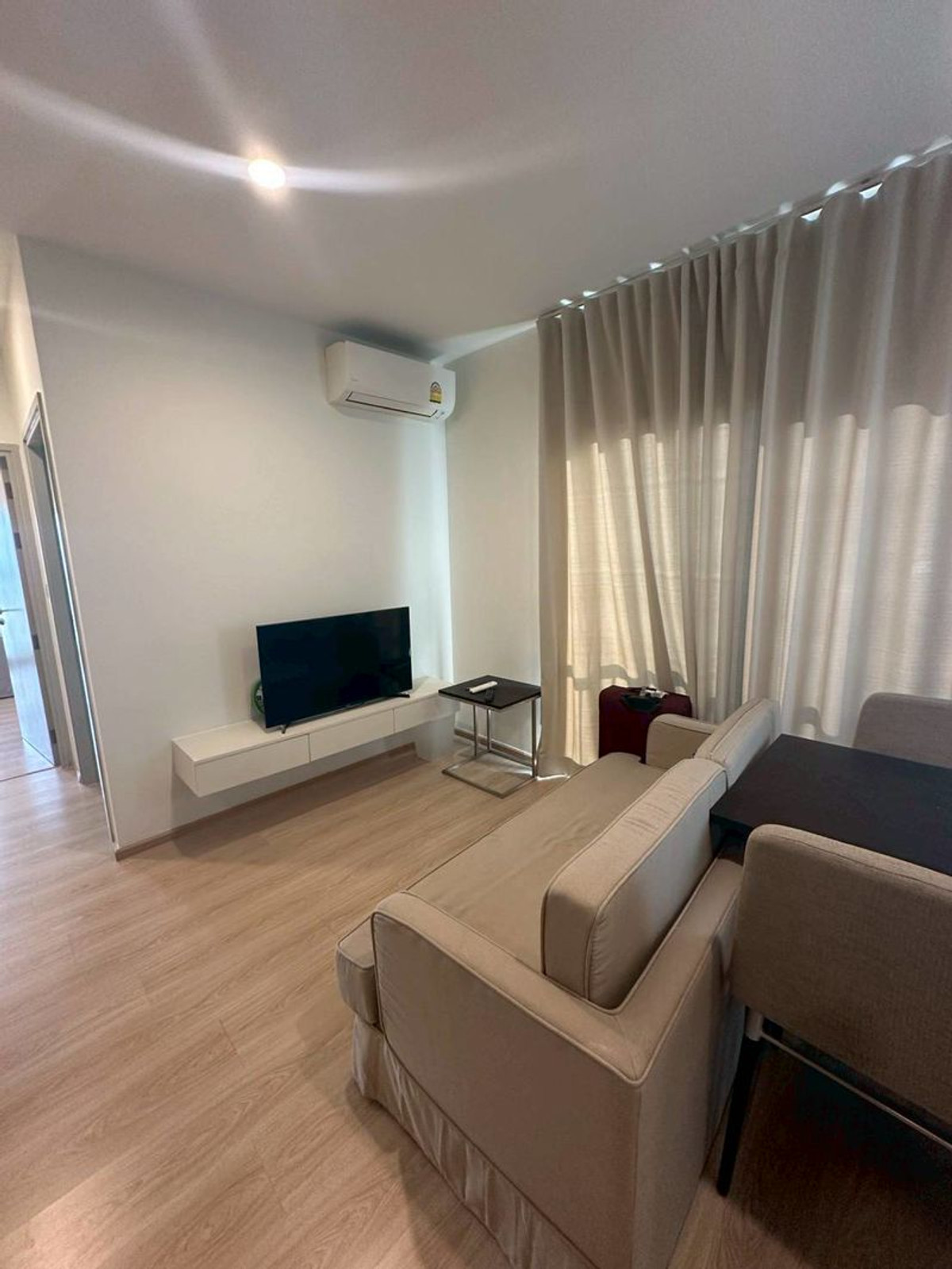 ให้เช่าคอนโดรัชดา ห้วยขวาง : ให้เช่า!! คอนโดใกล้MRT ศูนย์วัฒนธรรม | ✨Noble Revolve Ratchada 2 | ชั้นสูง 2 ห้องนอน เครื่องใช้ไฟฟ้าครบ