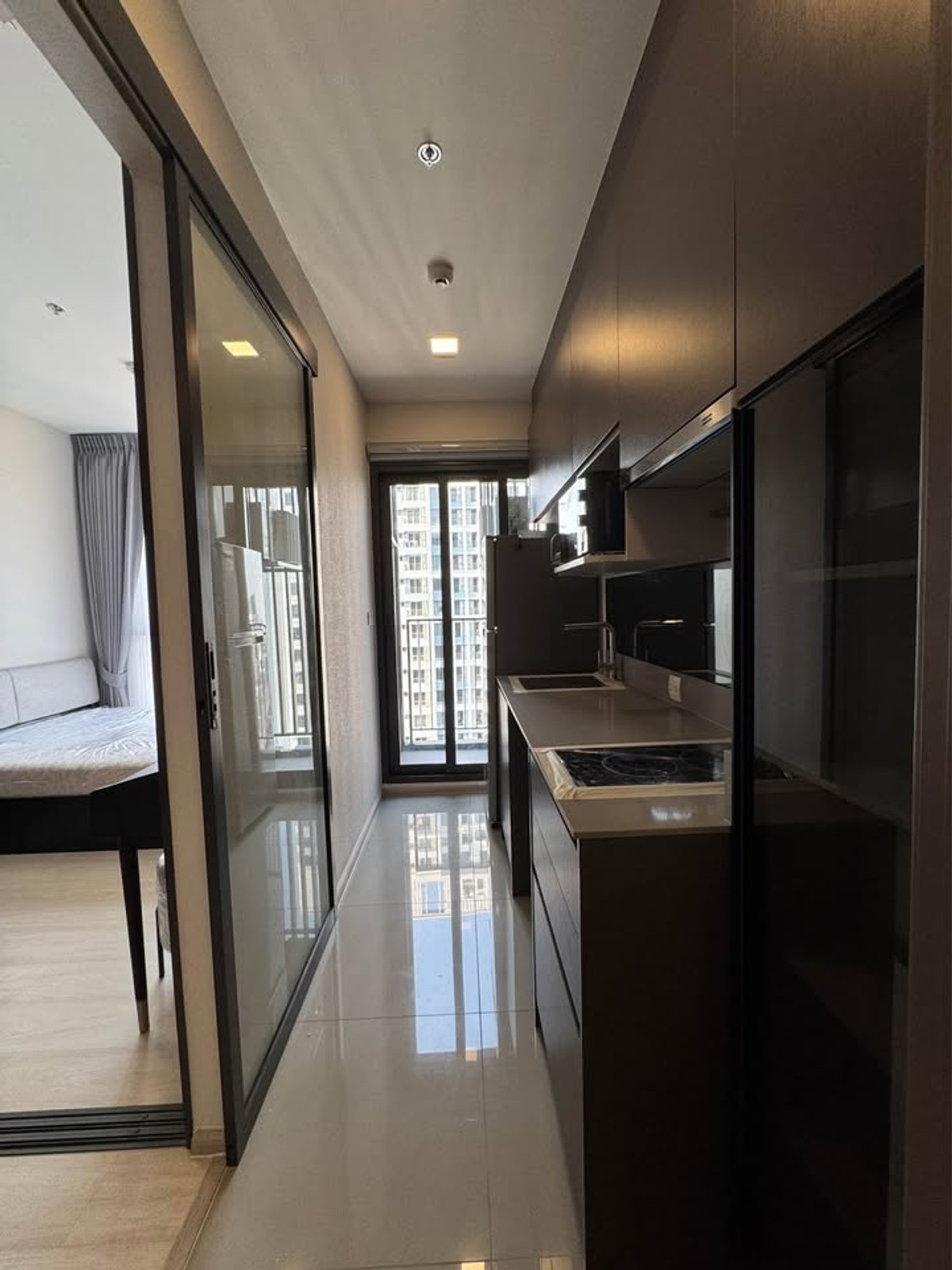 For RentCondoSapankwai,Jatujak : Best value in the project ‼️ For rent The privacy Chatuchak 🔥 Beautiful room, fully furnished + has a washing machine 📍 Ready to move in immediately (responds to chats and answers calls very quickly)