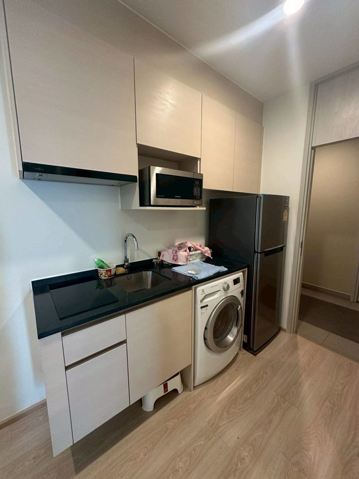 ให้เช่าคอนโดรัชดา ห้วยขวาง : ให้เช่า!! คอนโดใกล้MRT ศูนย์วัฒนธรรม | ✨Noble Revolve Ratchada 2 | ชั้นสูง 2 ห้องนอน เครื่องใช้ไฟฟ้าครบ